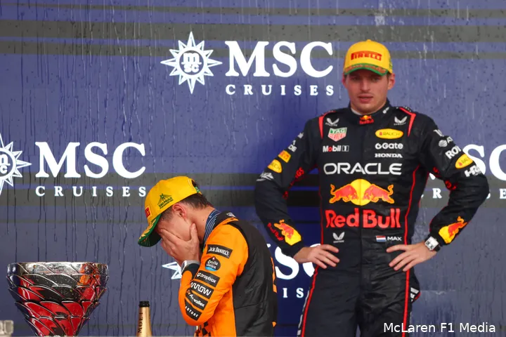 max-verstappen-red-bull-racing-lando-norris-mclaren-gp-sao-paulo-brazilie-2025-zondag