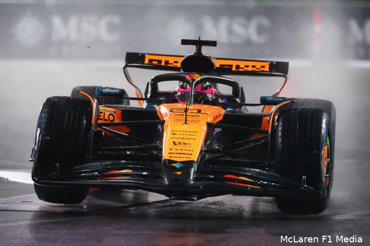 mclaren-oscar-piastri-gp-las-vegas-2025-zaterdag-13