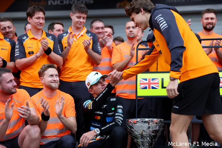 oscar-piastri-lando-norris-mclaren-gp-sao-paulo-brazilie-2025-zondag
