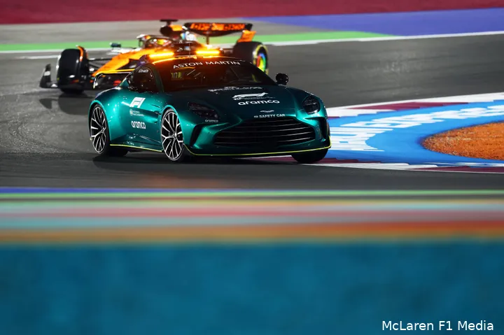 oscar-piastri-mclaren-gp-qatar-2025-zondag-safety-car