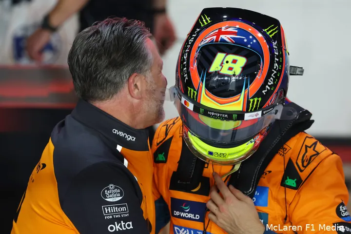 oscar-piastri-mclaren-gp-qatar-vrijdag-2025-zak-brown-3