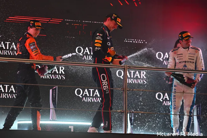 oscar-piastri-mclaren-max-verstappen-red-bull-racing-sainz-carlos-williams-gp-qatar-2025-zondag-9