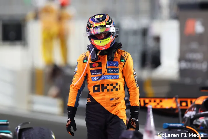 oscar-piastri-sprintrace-qatar-winnaar-2025-mclaren