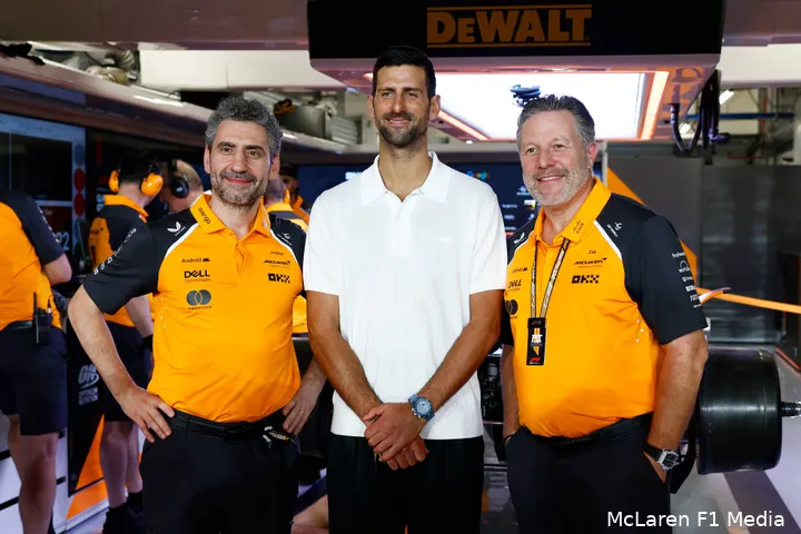 zak-brown-andrea-stella-mclaren-2025-sprintrace