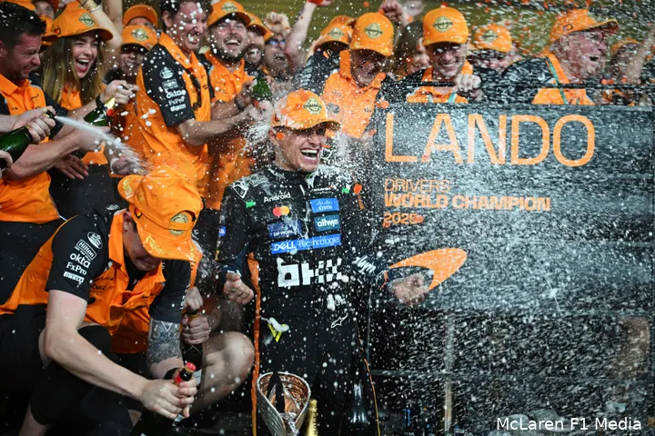 lando-norris-mclaren-abu-dhabi-zondag-kampioen