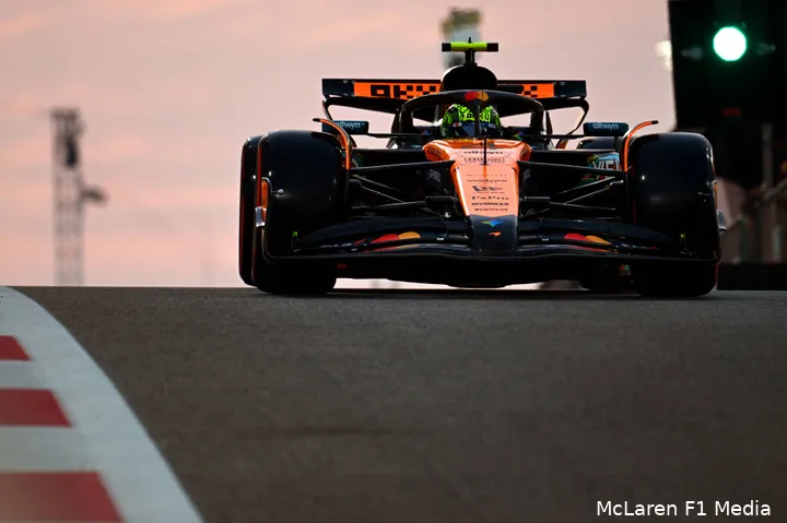 lando-norris-mclaren-abudhabi-vrijdag (9)