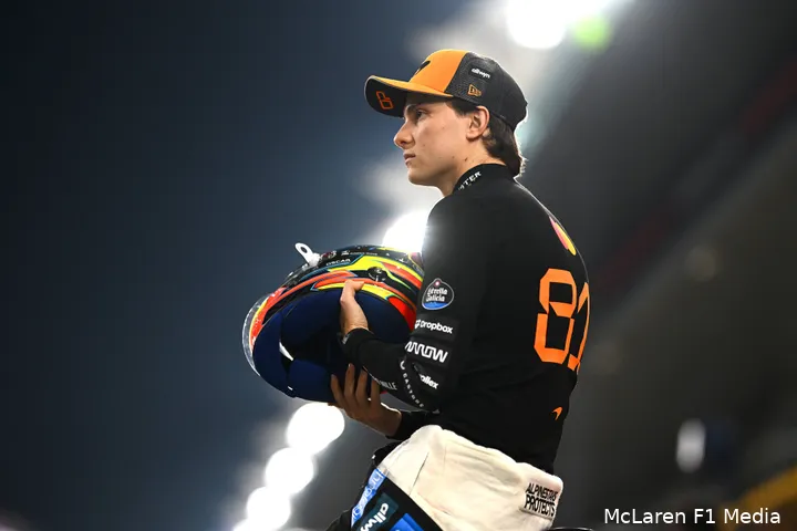 oscar-piastri-mclaren-abudhabi-vrijdag (3)