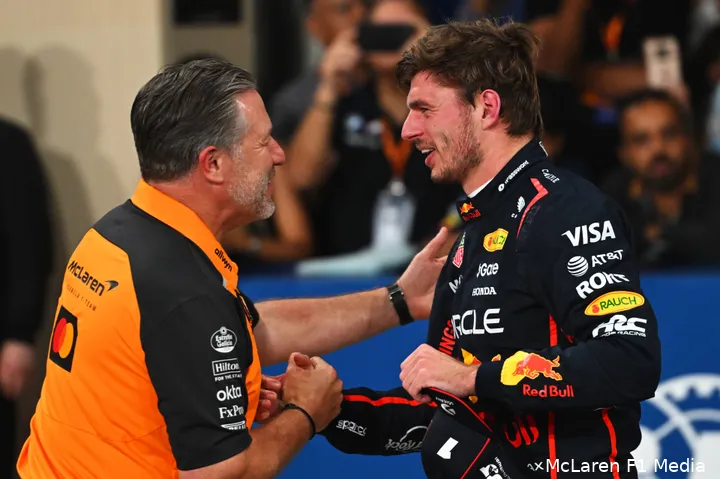 zak-brown-mclaren-gp-abu-dhabi-2025-zaterdag-max-verstappen-red-bull-racing-4