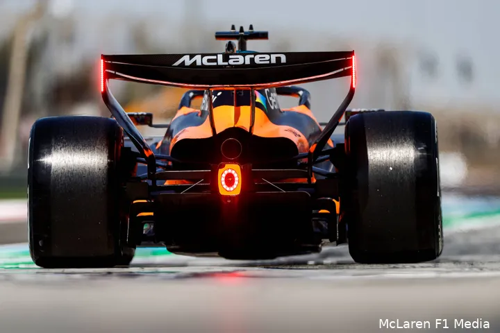 mclaren-oscar-piastri-mcl40-wintertest-bahrein-1