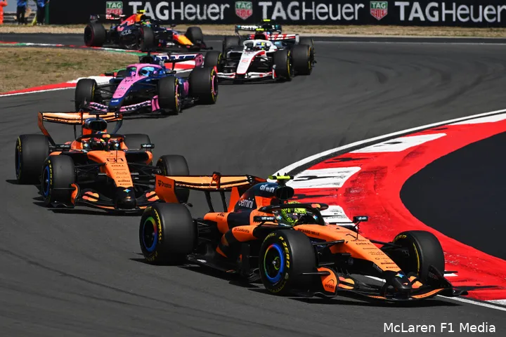 lando-norris-mclaren-oscar-piastri-china-zaterdag-2026