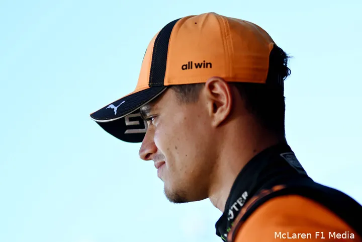 lando-norris-mclaren-vrijdag-australie (18)