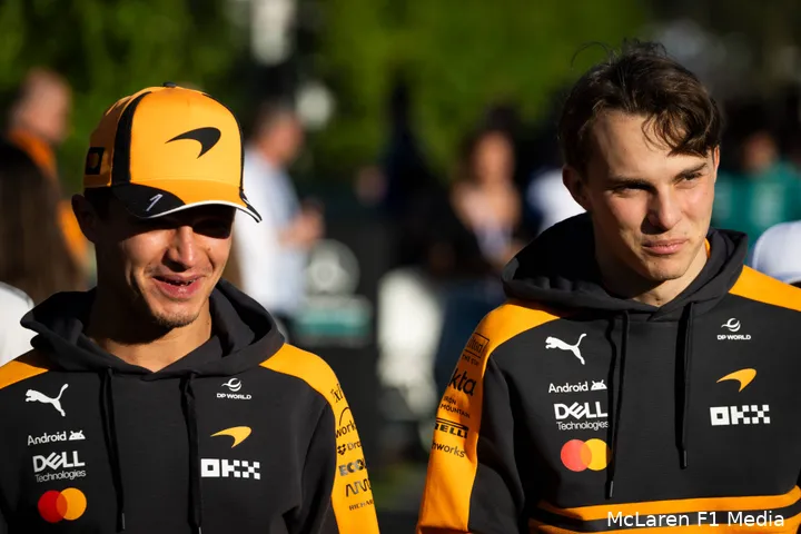 lando-norris-oscar-piastri-mclaren-vrijdag-australie (2)