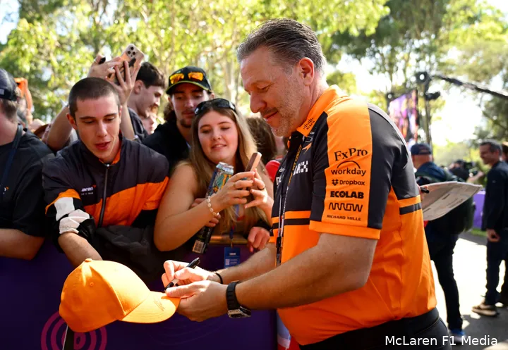 zak-brown-mclaren-vrijdag-australie (5)