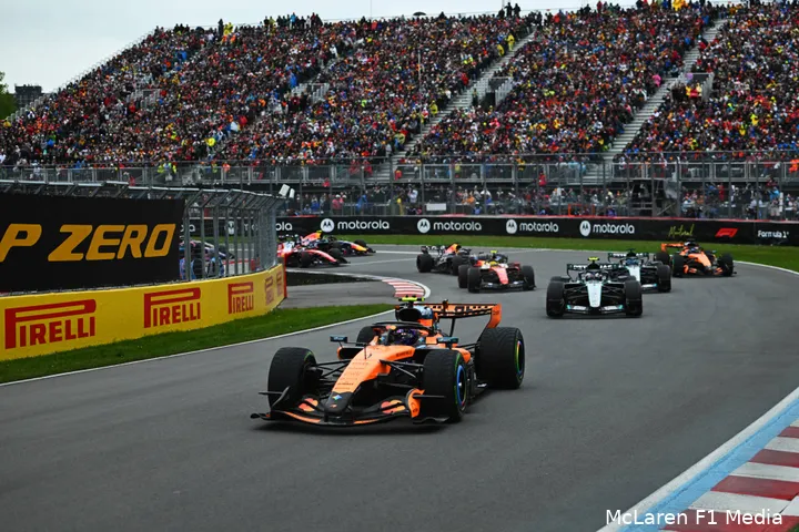 lewis-hamilton-ferrari-start-kimi-antonelli-mercedes-george-russell-lando-norris-oscar-piastri-mclaren-2026-zondag-race-canada