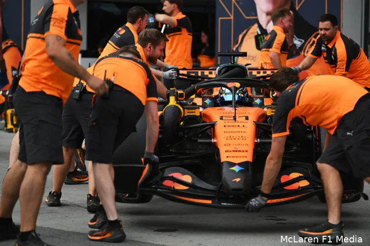 pits-oscar-piastri-mclaren-canada-2026-zaterdag
