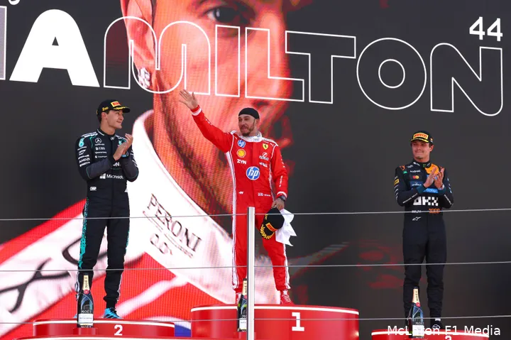 lando-norris-mclaren-lewis-hamilton-ferrar-mercedes-george-russell-gp-barcelona-catalonie-2026-zondag-podium-6