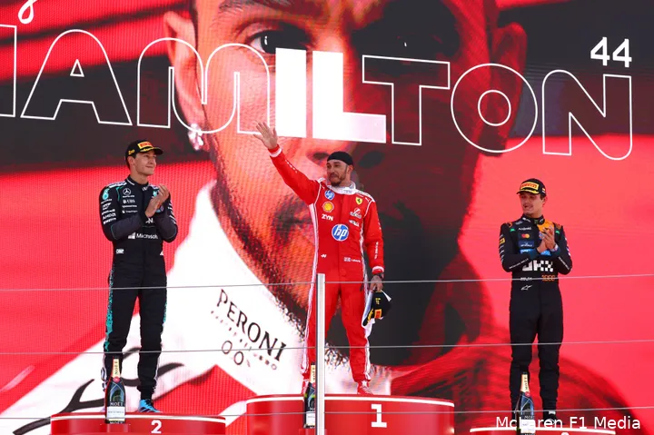 lando-norris-mclaren-lewis-hamilton-ferrar-mercedes-george-russell-gp-barcelona-catalonie-2026-zondag-podium-9