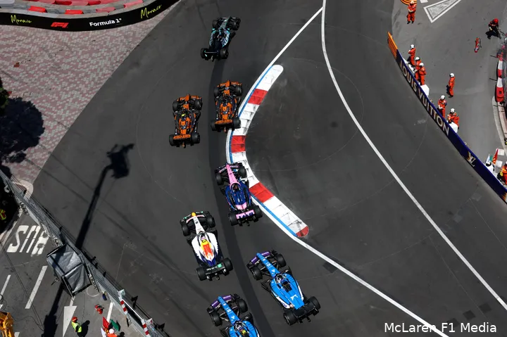 lando-norris-start-oscar-piastri-mclaren-monaco-zondag-2026