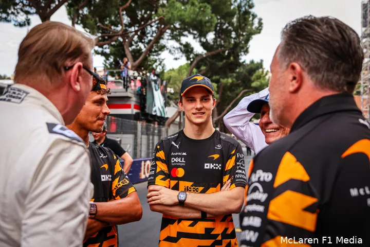 mclaren-grand-prix-1000-monaco-oscar-piastri-zak-brown-lando-norris-mika-hakkinen