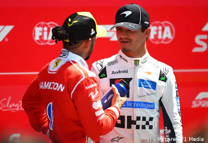 lando-norris-mclaren-gp-groot-brittannie-2026-zaterdag-lewis-hamilton-ferrari-4