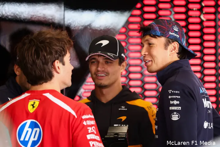 lando-norris-mclaren-gp-groot-brittannie-2026-zondag-charles-leclerc-alexander-albon