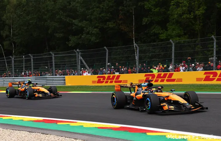 lando-norris-oscar-piastri-mclaren-gp-belgie-2026-zondag-3