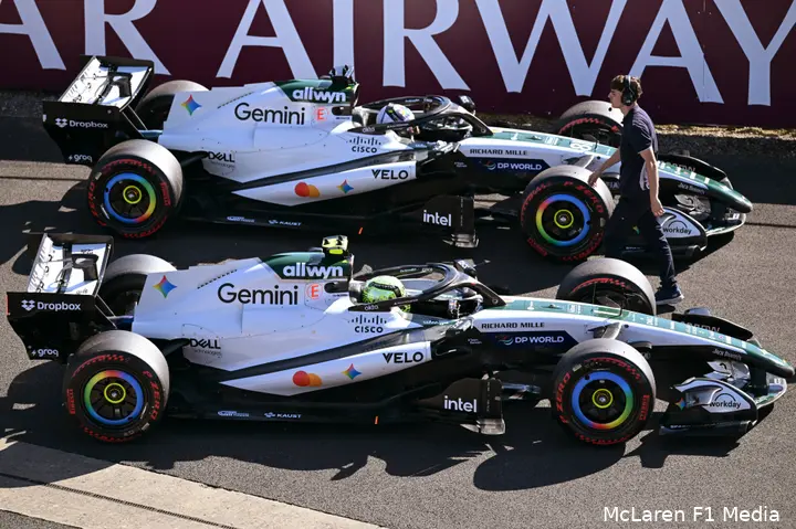 oscar-piastri-lando-norris-mclaren-gp-groot-brittannie-vrijdag