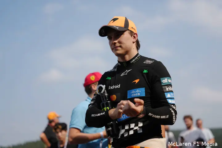 oscar-piastri-mclaren-2026-belgie-zaterdag