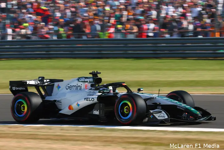 oscar-piastri-mclaren-gp-groot-brittannie-vrijdag-2