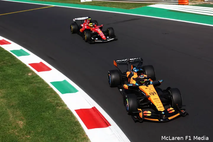 lewis-hamilton-ferrari-oscar-piastri-mclaren-gp-italie-2026-zondag