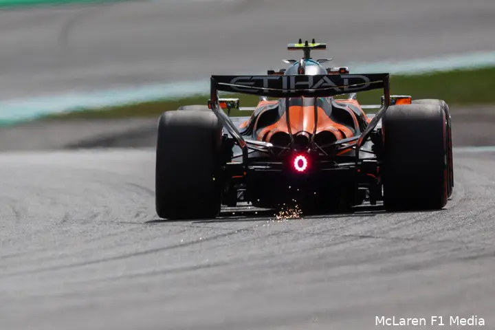lando-norris-mclaren-maleisië-bahrein-sepang-12