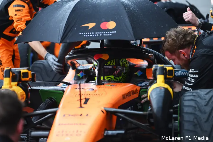 lando-norris-mclaren-sepang-maleisie-bahrein-8