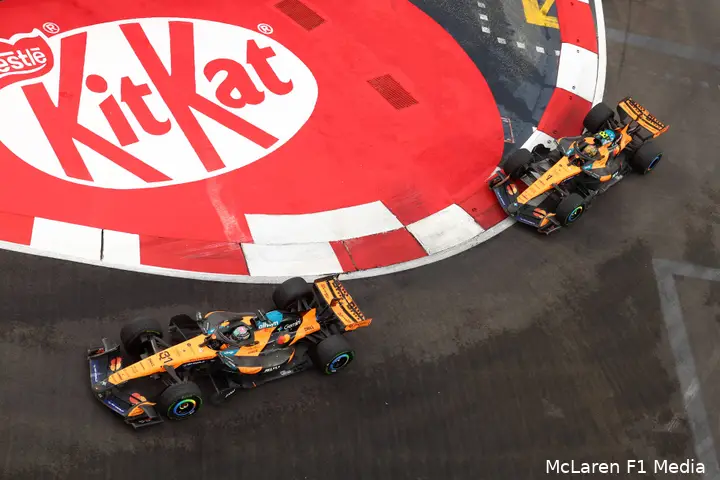 lando-norris-oscar-piastri-mclaren-gp-singapore-2026-zaterdag