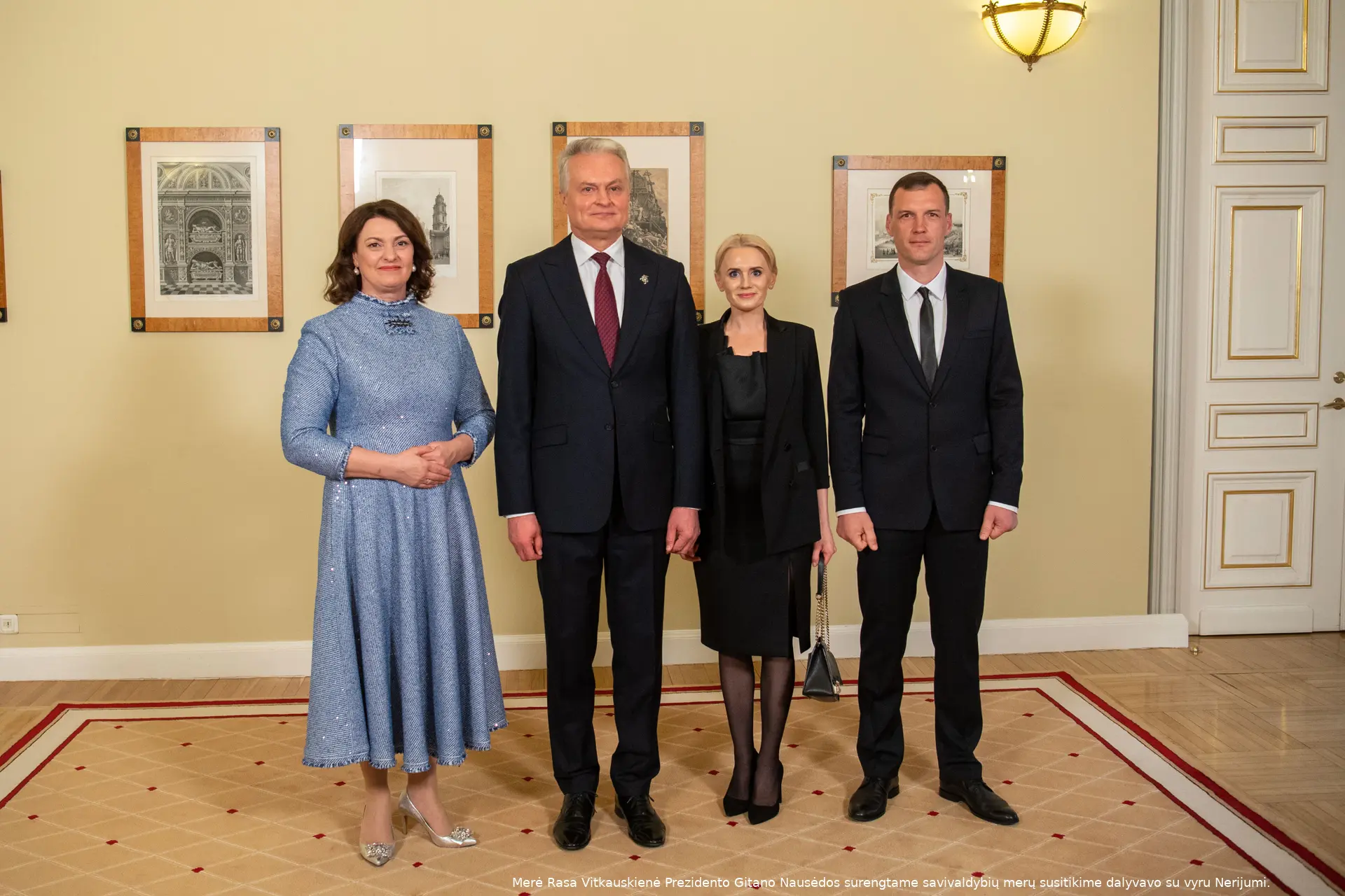mere rasa vitkauskiene prezidento surengtame savivaldybiu meru susutikime dalyvavo su vyru nerijumi