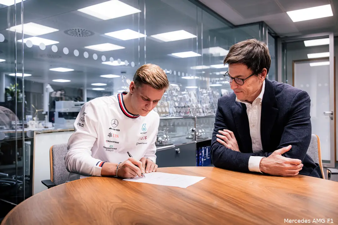 toto wolff mick schumacher mercedes f1