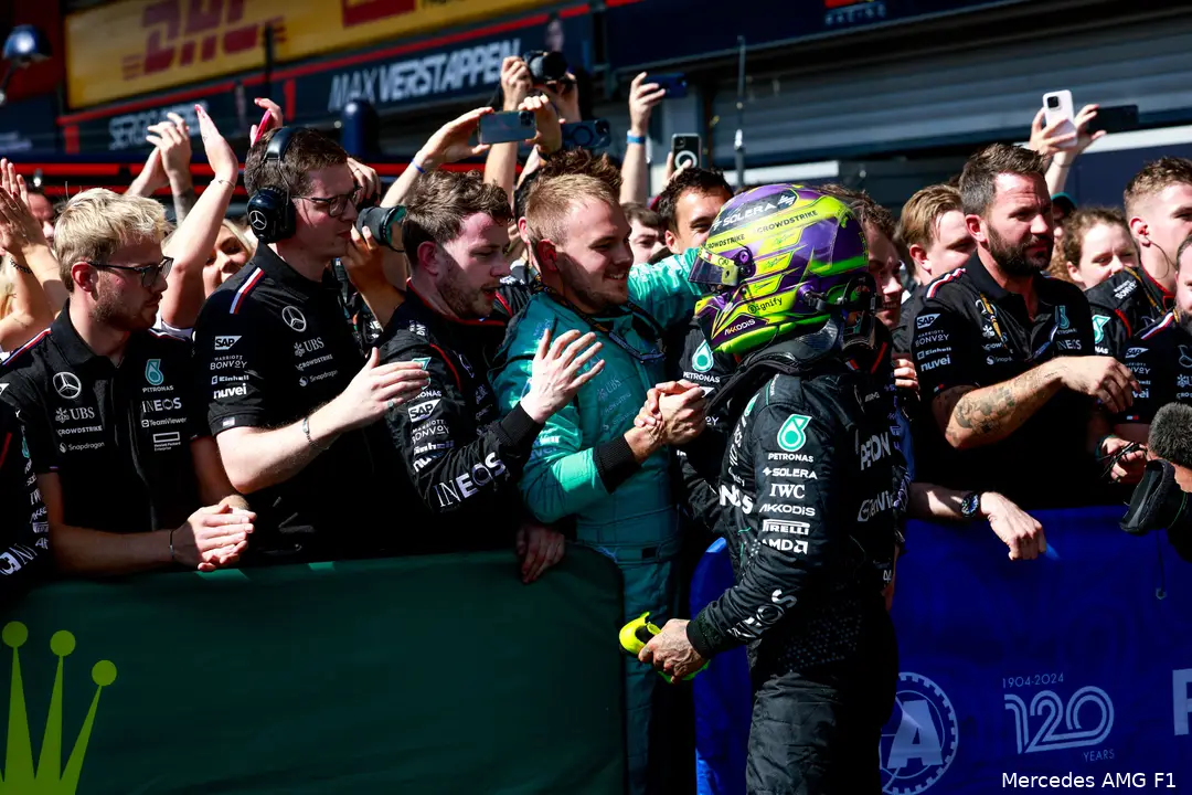 lewis hamilton racedag belgie 2024 mercedes team