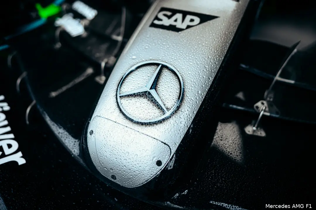 mercedes w15 logo nederland