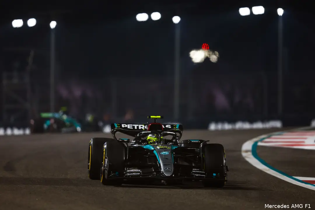 Hamilton reed zijn laatste race voor het team van Mercedes