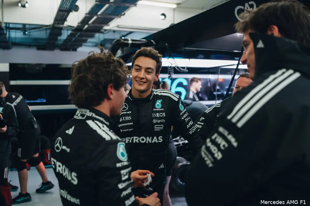 Russell en Antonelli strijden dit jaar volgens Doornbos om het tweede Mercedes-stoeltje voor 2026.