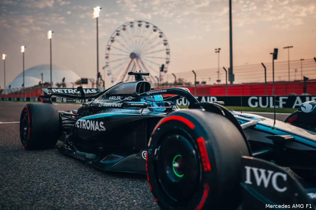 <i>Russell denkt dat het spannend is tussen Mercedes, Ferrari en Red Bull.</i>