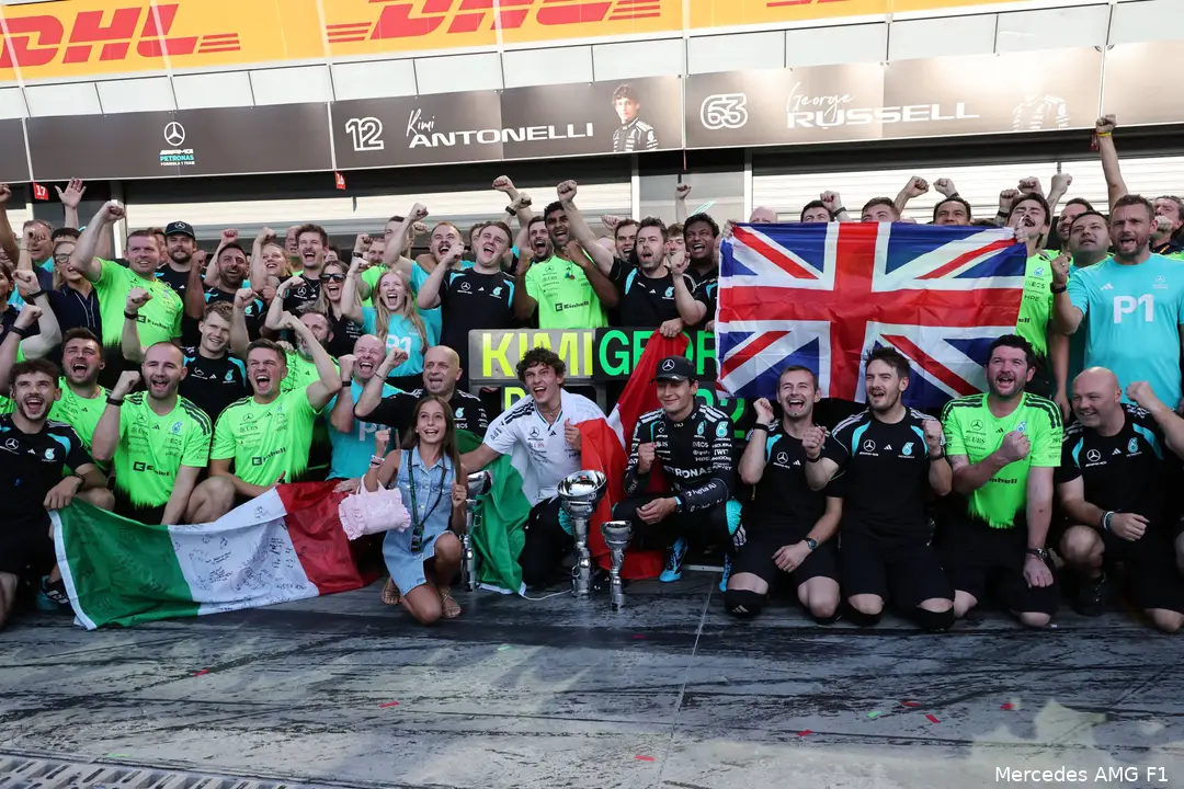 george-russell-kimi-antonelli-win-mercedes-gp-italie-2026-zondag