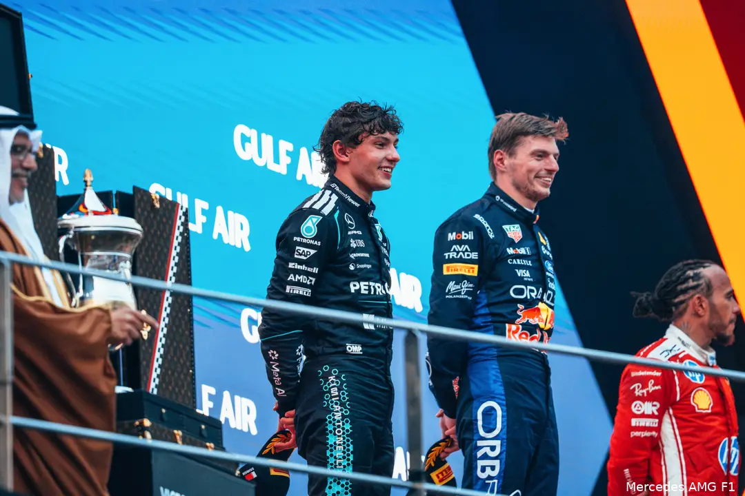 kimi-antonelli-max-verstappen-2026-maleisie-sepang-bahrein-lewis-hamilton-podium