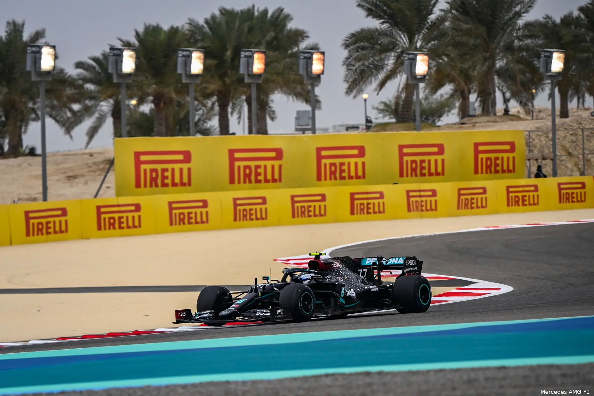Bahrein mercedes bottas banden pirelli