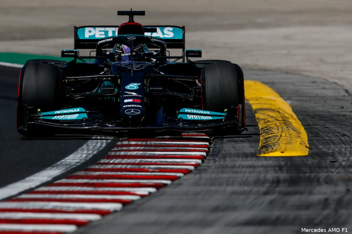 mercedes hongarije 2021 hamilton voor