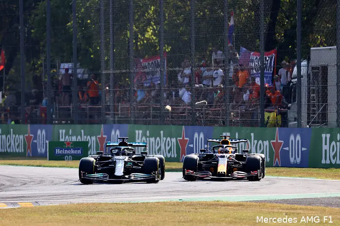 Lewis Hamilton Max Verstappen Mercedes Red Bull Italië2