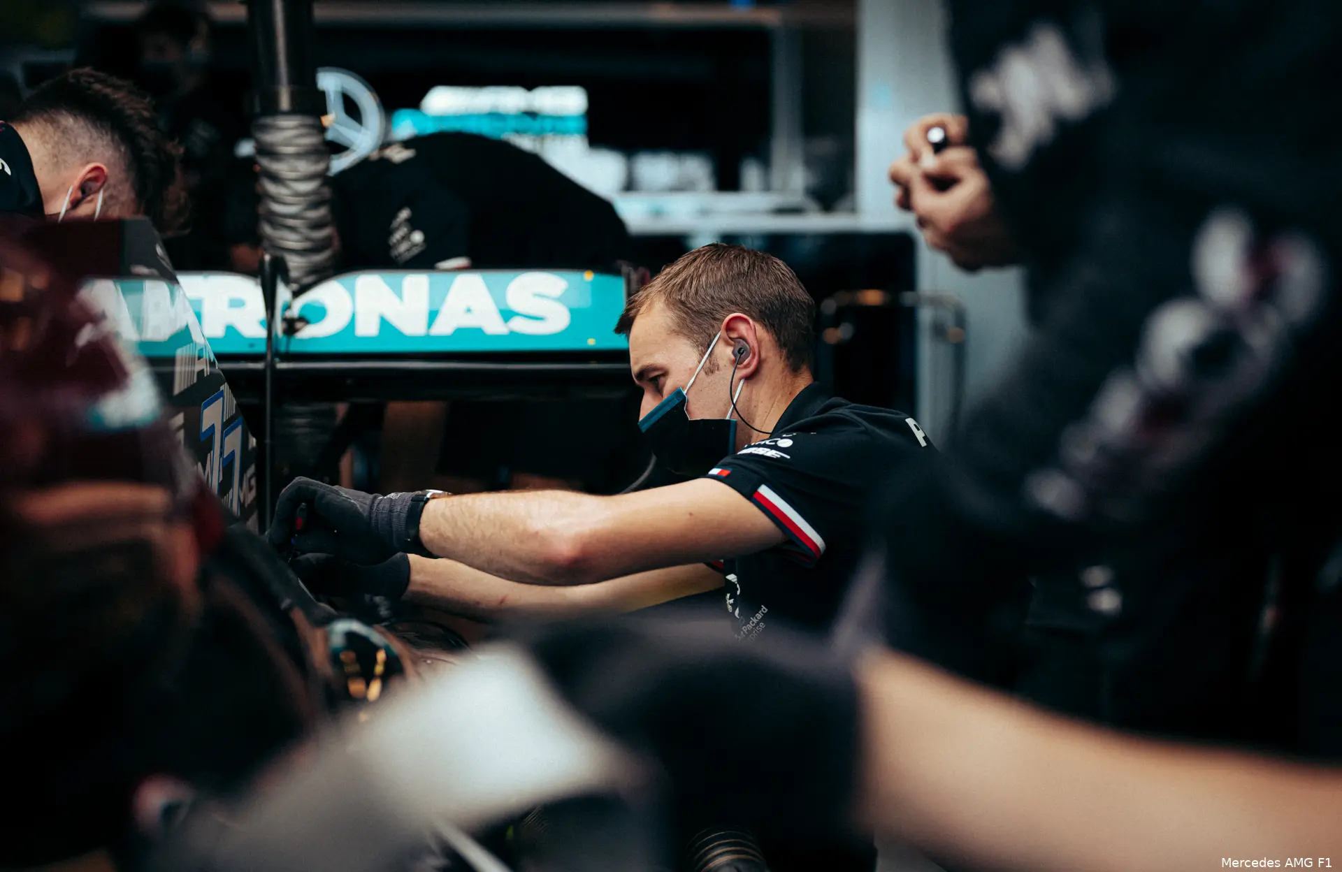 Mercedes garage Abu Dhabi