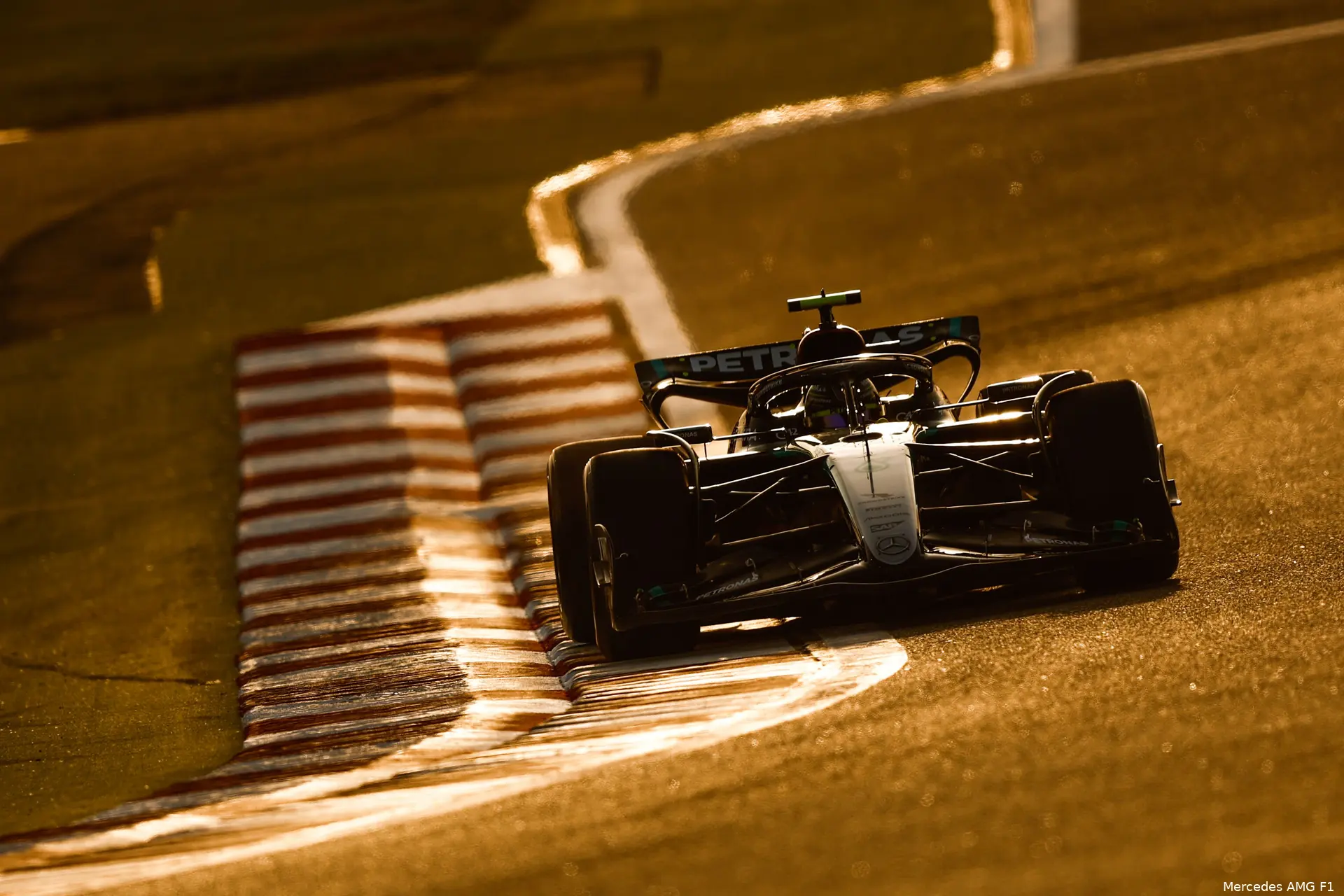 lewis hamilton mercedes wintertest bahrein 2024