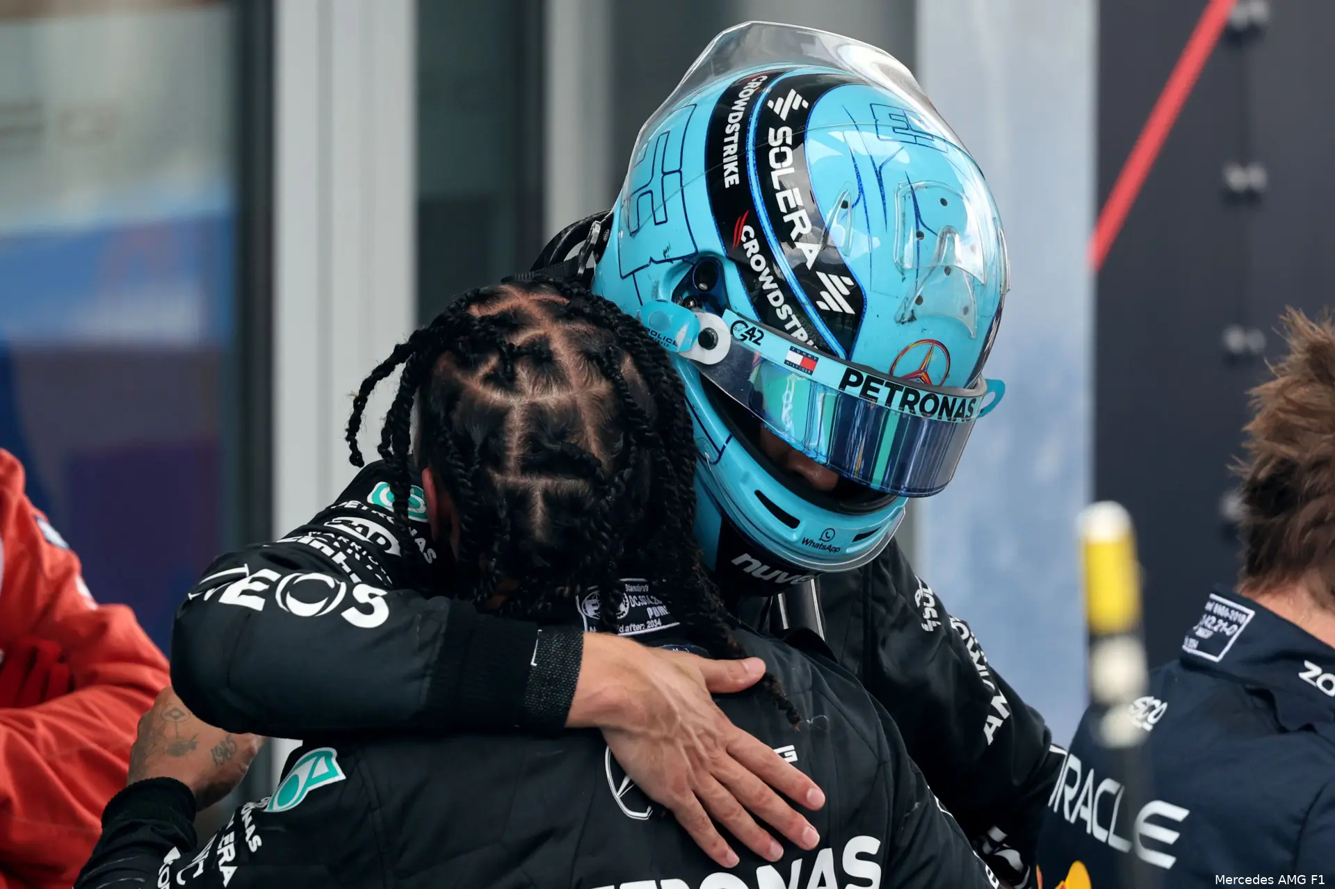 lewis hamilton george russell knuffel spanje