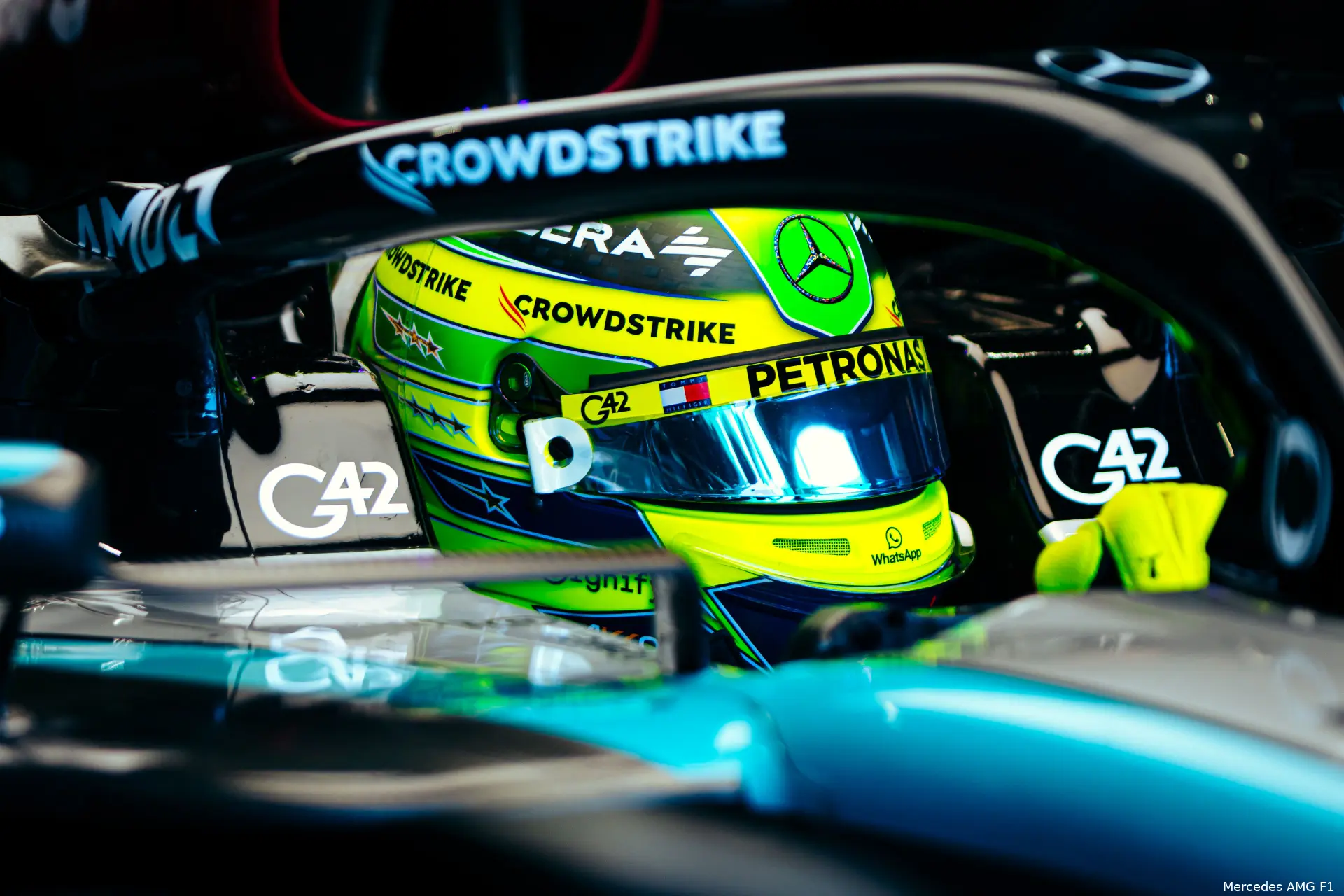 lewis hamilton mercedes 2024 brazilie sprintweekend vrijdag helm