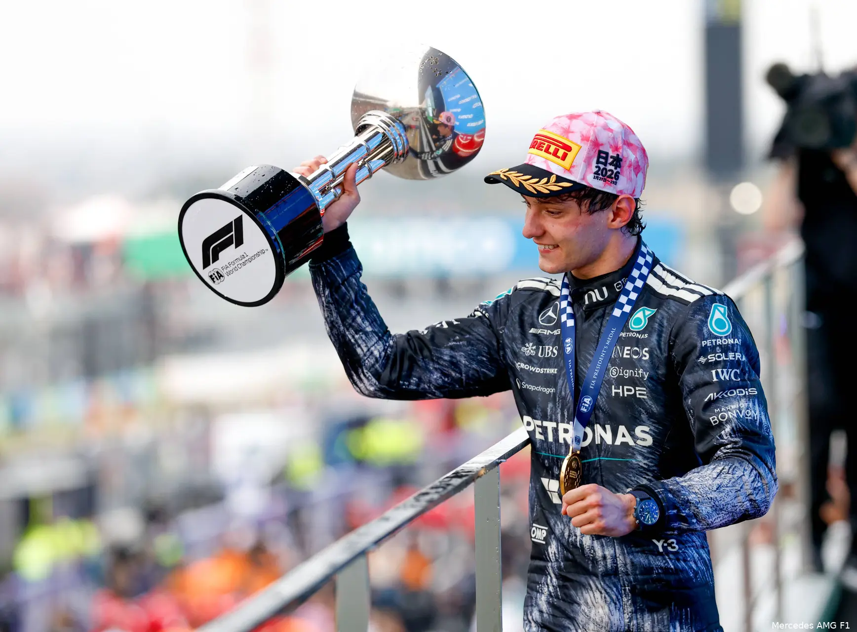 kimi-antonelli-mercedes-2026-zondag-race-japan-podium